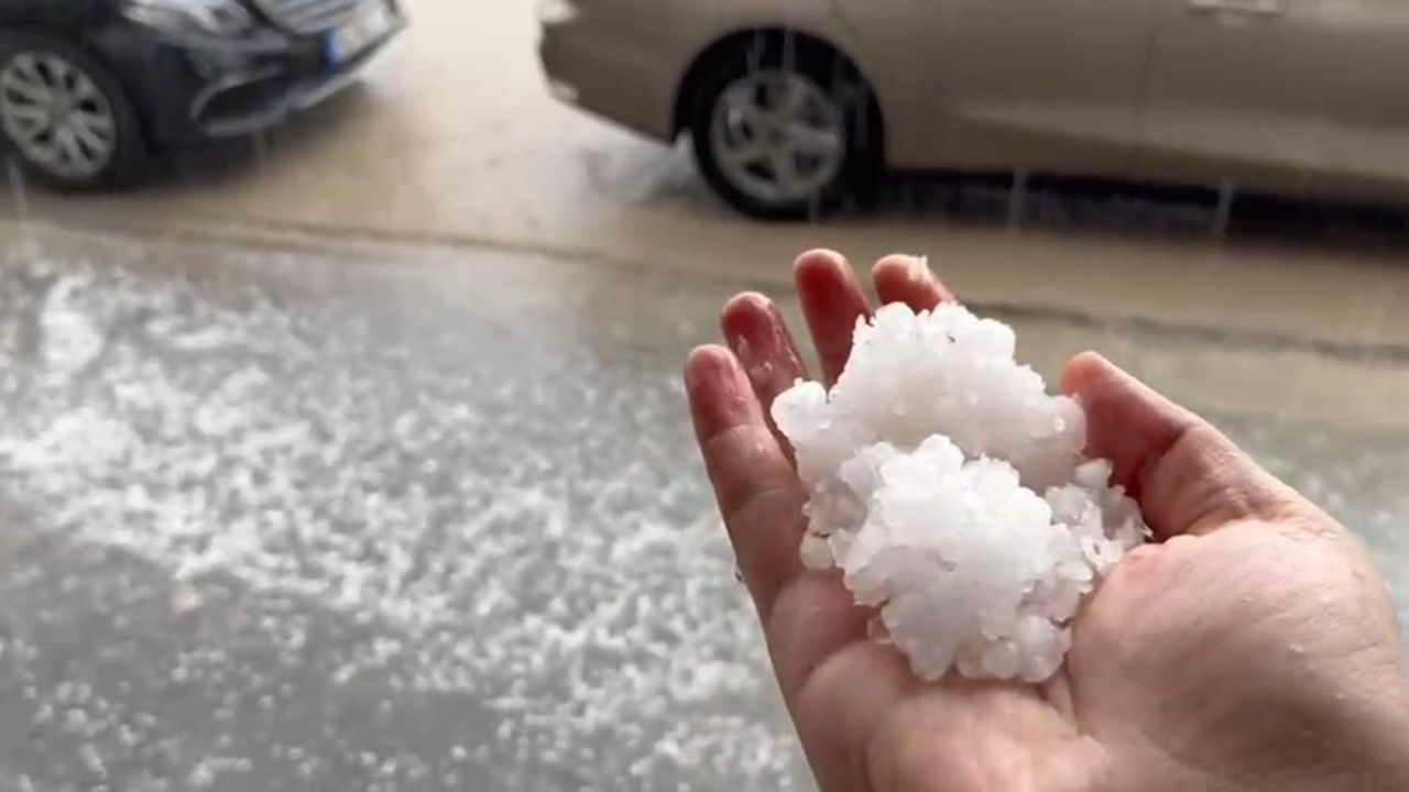 Meteoroloji uyarmıştı! Dolu yağışı başladı, kent beyaza büründü
