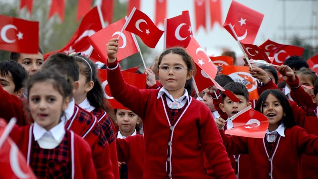 28 Ekim yarım gün mü, 29 Ekim resmi tatil mi? Resmi Tatil Takvimi 2025