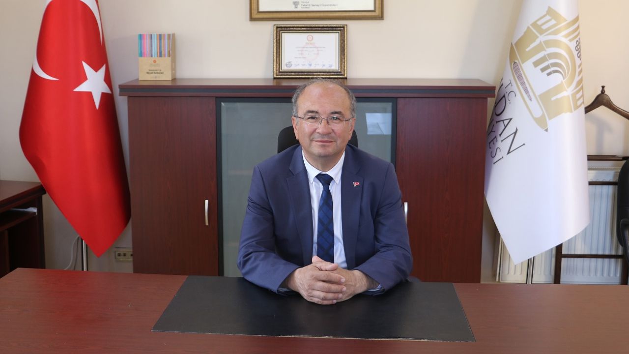 CHP'li başkandan alkollü 'cuma' paylaşımı! Tepkilerin ardından fotoğrafı kaldırdı