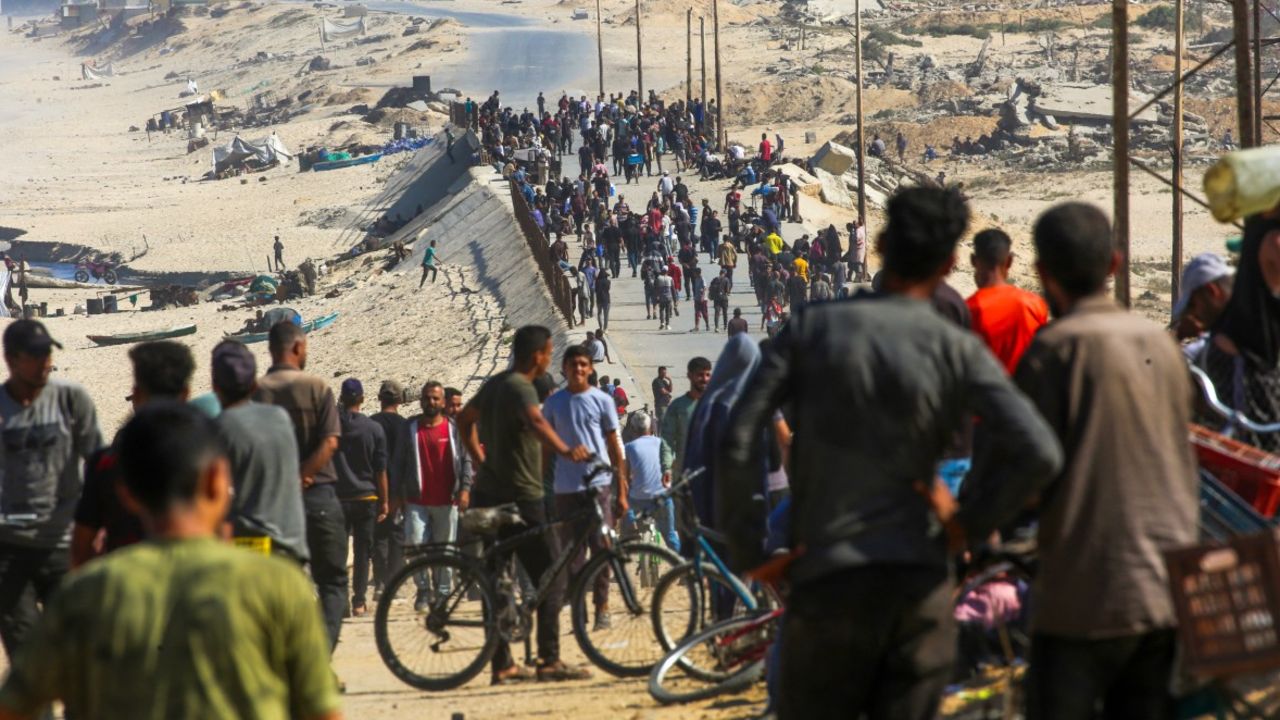 Ateşkes resmen devreye girdi! Filistinliler yıkılan Gazze