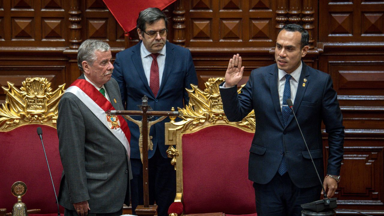 Peru Devlet Başkanı görevden alındı! Gerekçesi yüz kızartıcı