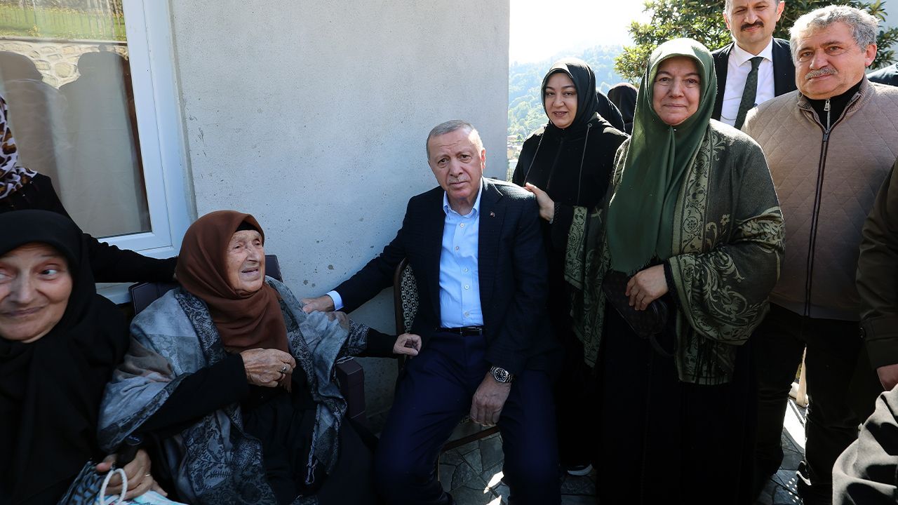 Cumhurbaşkanı Erdoğan'dan Rize'de komşu ziyareti