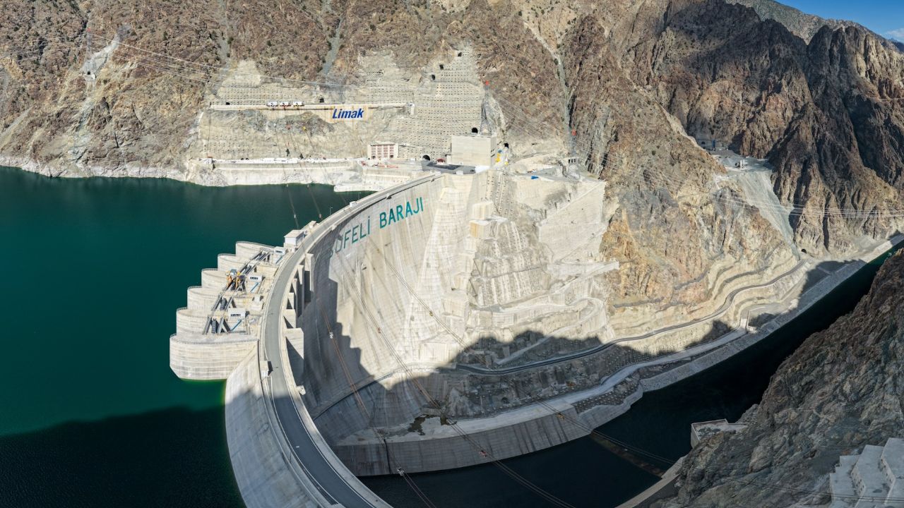 Yusufeli Barajı'ndan ekonomiye dev katkı! 1,4 milyon hanenin yıllık elektrik ihtiyacını karşılıyor