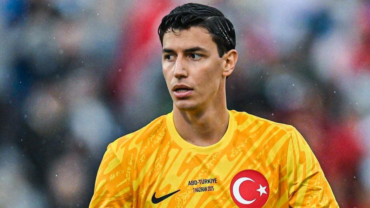 Berke Özer hangi takımda oynuyor, kimdir? Futbol kariyeri gündemde!