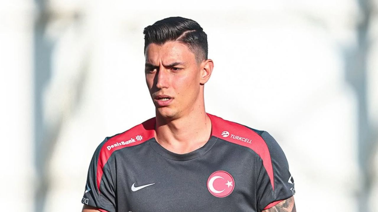 Berke Özer Milli takım kampından neden ayrıldı? Milli kaleciden açıklama geldi!