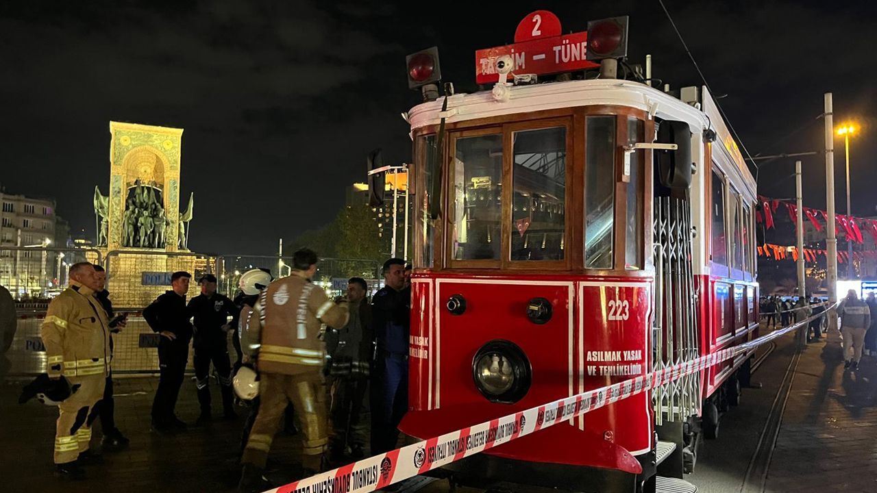 Taksim'de nostaljik tramvayda yangın! Vatman tam zamanında müdahale etti