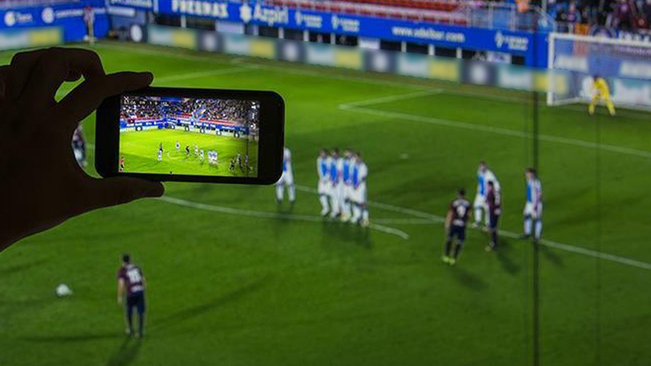 AYM'den kritik karar: TFF'nin 'kaçak maç' yayınlarına erişim engeli yetkisi iptal edildi