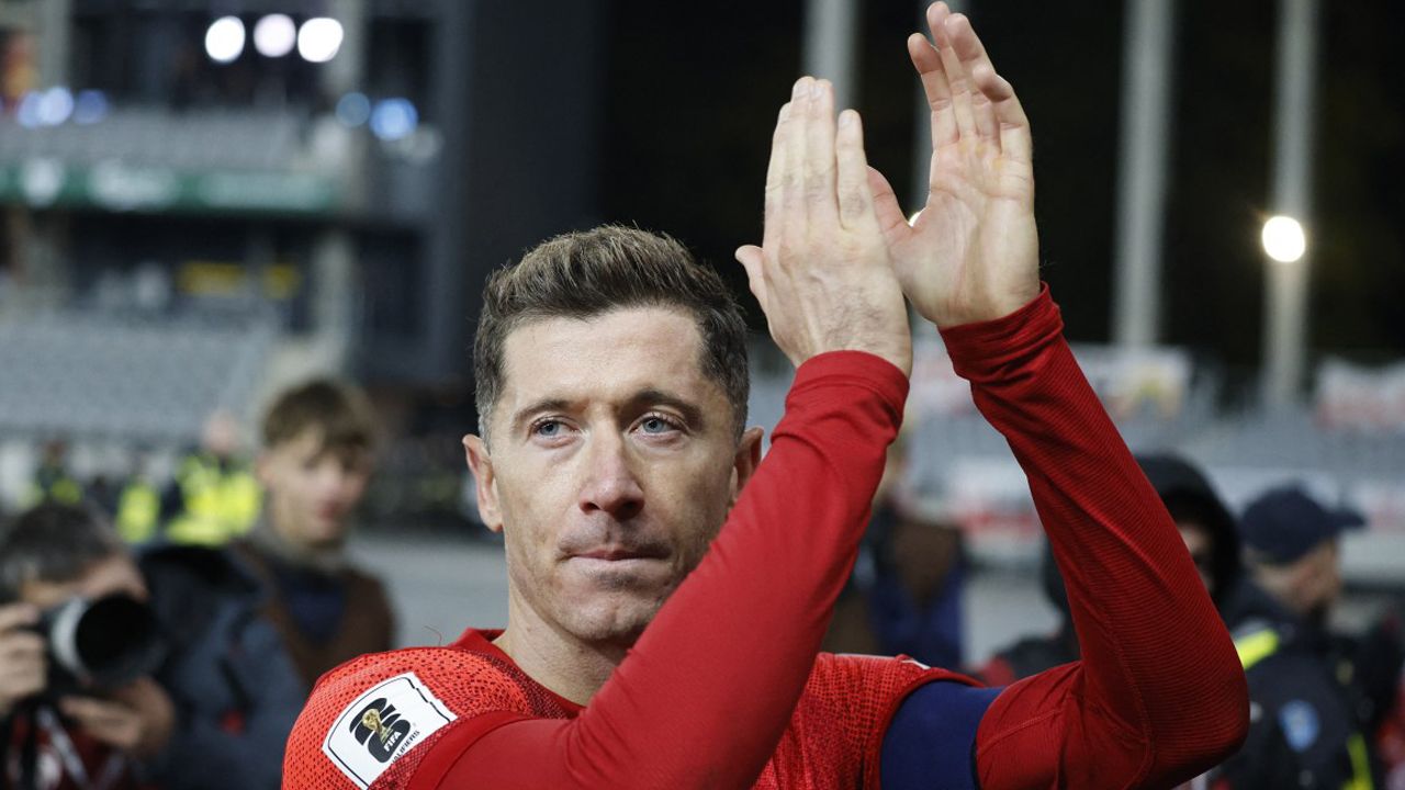 Barcelona'ya Lewandowski'den kötü haber: El Clasico'yu kaçıracak