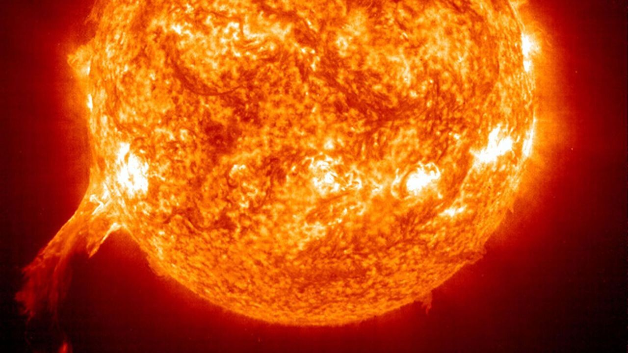 Bir gün farkla Dünya kıl payı kurtuldu! Güneş’ten gelen ölüm fırtınası gezegeni teğet geçti