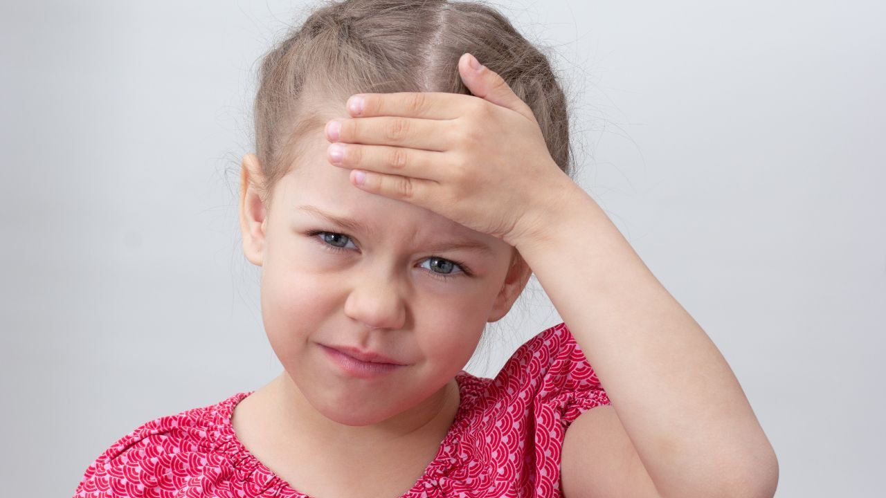 Çocuğunuzun baş ağrısı masum da olabilir tehlikeli de!
