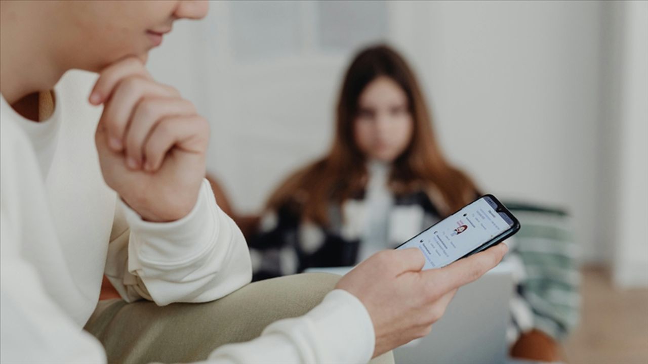 Dijital bağımlılığa dikkat! Günde dört saatin üstü tehlikeli