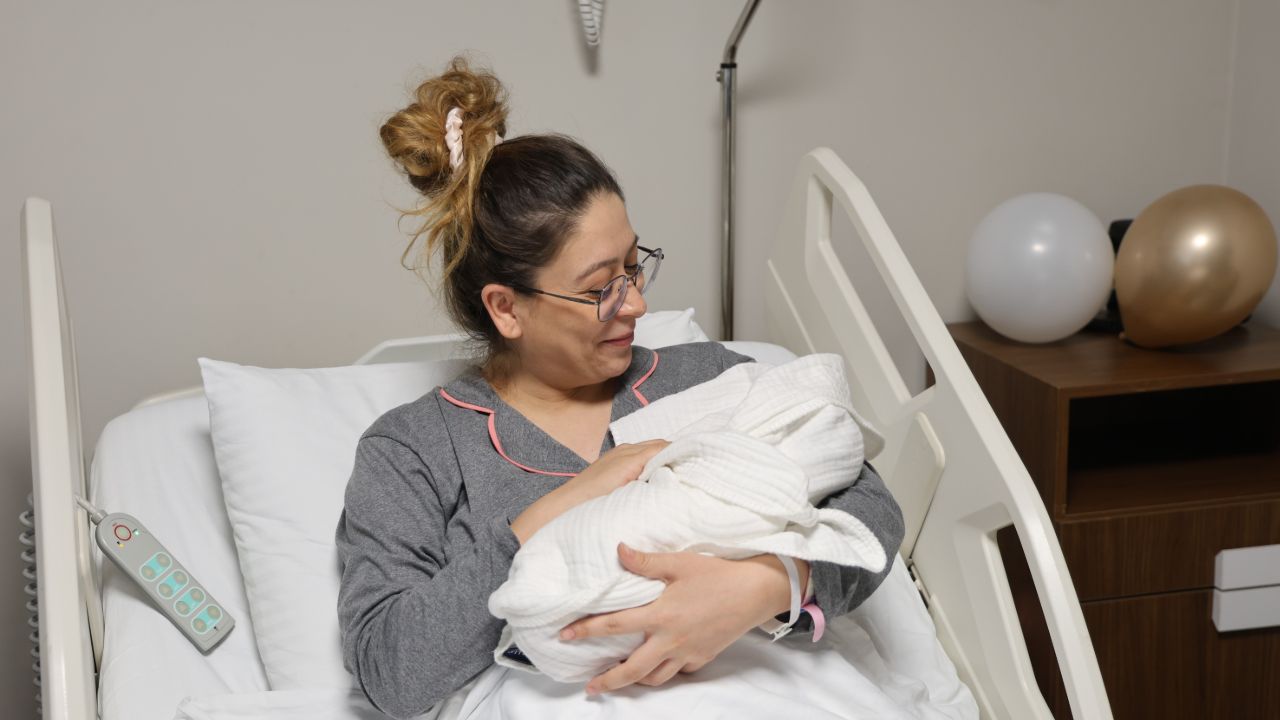 6 kere düşük yapan kadın anne oldu, doktoru tedaviyi açıkladı