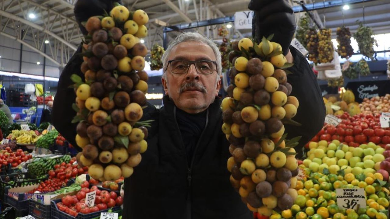 İki yılda bir yetişiyor! Herkes bilmiyor, üvez meyvesi çürüyünce yeniyor