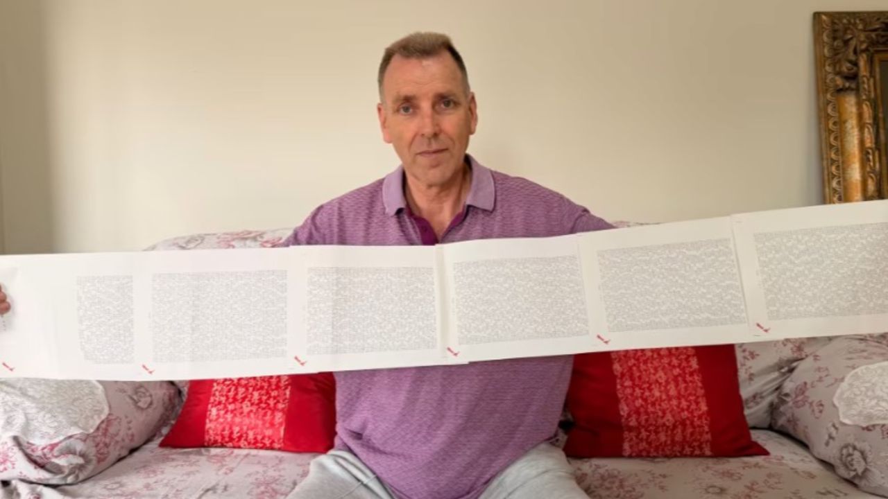 İsmini elinde tutuyor, söylemesi 20 dakika sürüyor! Guinness rekortmeni oldu