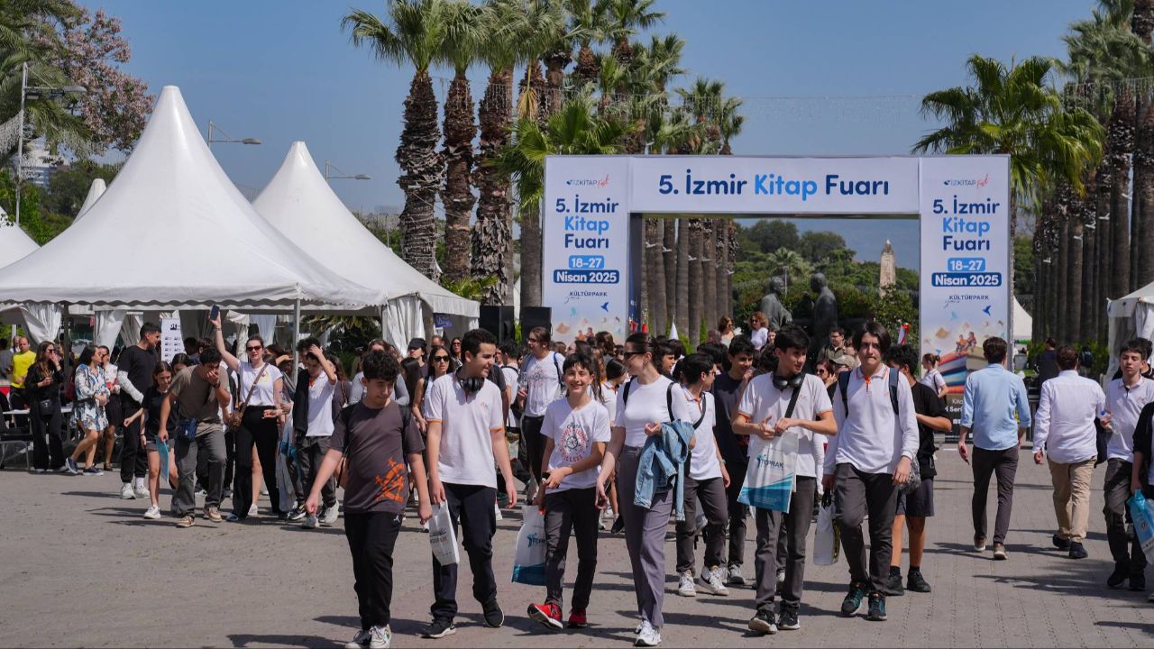 İzmir Kitap Fuarı ne zaman, nerede? İZKİTAPFEST 6. kez kitap severler ile buluşacak!