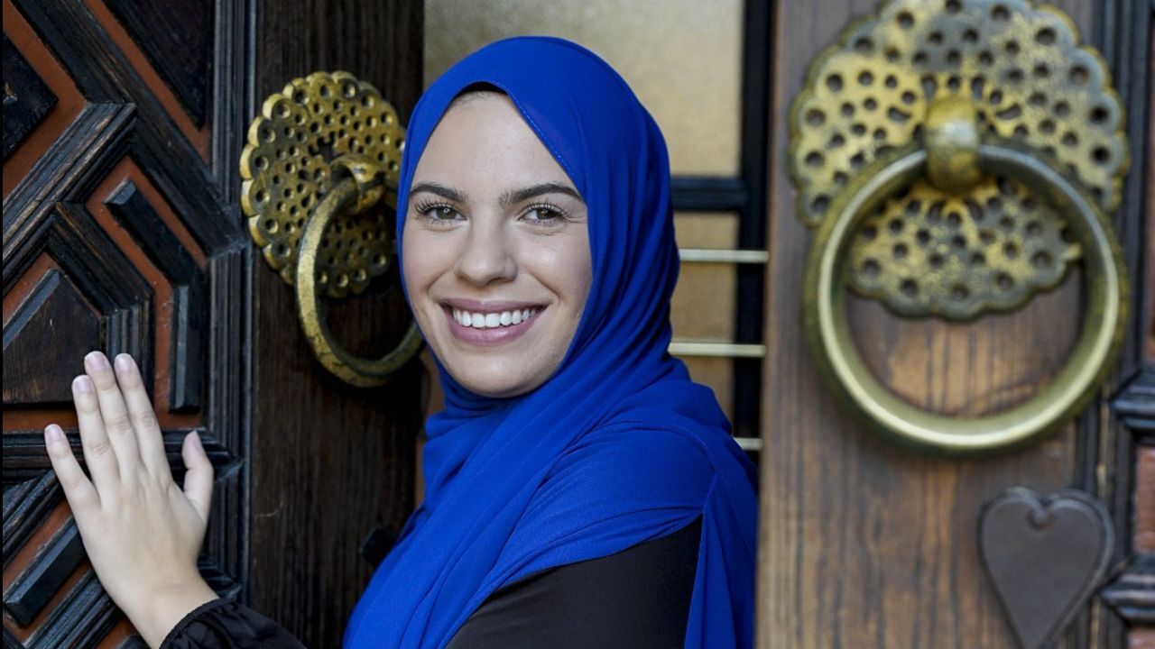 Müslümanlığı seçip Bosna’ya taşındı