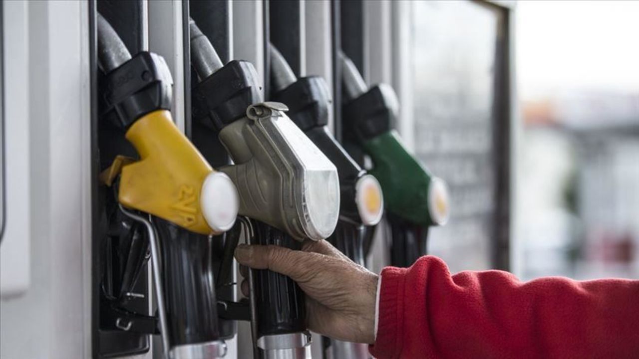 Petrol ucuzladı, akaryakıta indirim geliyor! Benzinde tabela hafta sonu değişecek