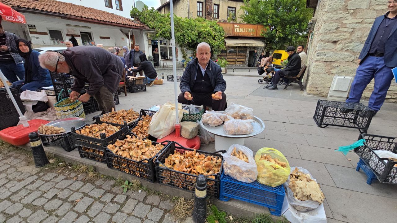 Tezgahlar doldu taştı, fiyatı dikkat çekti! 500 TL'ye alıcı buluyor
