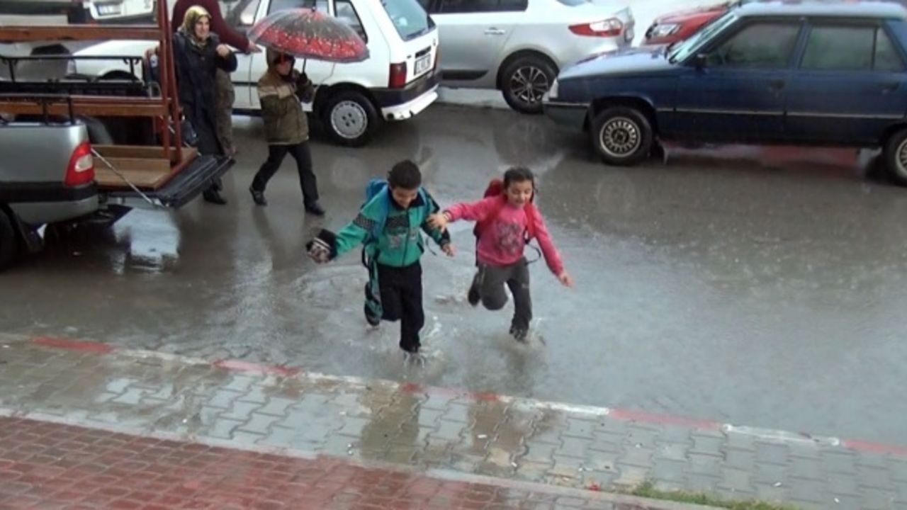 16 Ekim okullar tatil mi? Valilik açıklaması bekleniyor!