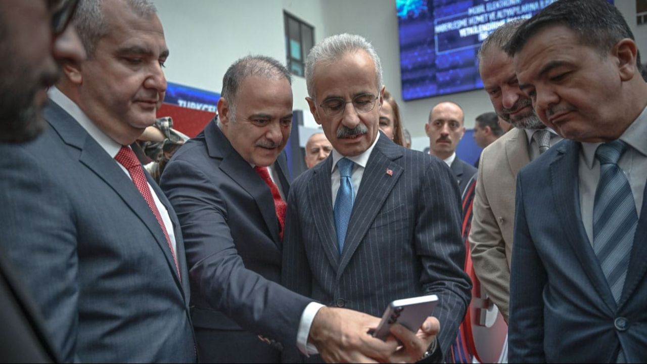 5G 1 yılda ülkeye yayılacak! Devletin kasasına en az 2,1 milyar dolar girecek