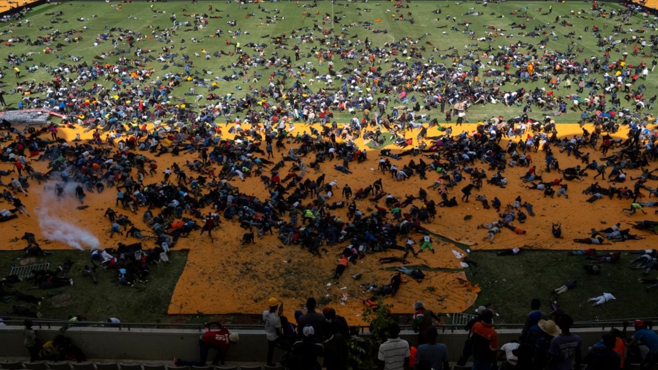 Eski başbakanın cenazesinde olaylar çıktı: En az 4 kişi öldü!