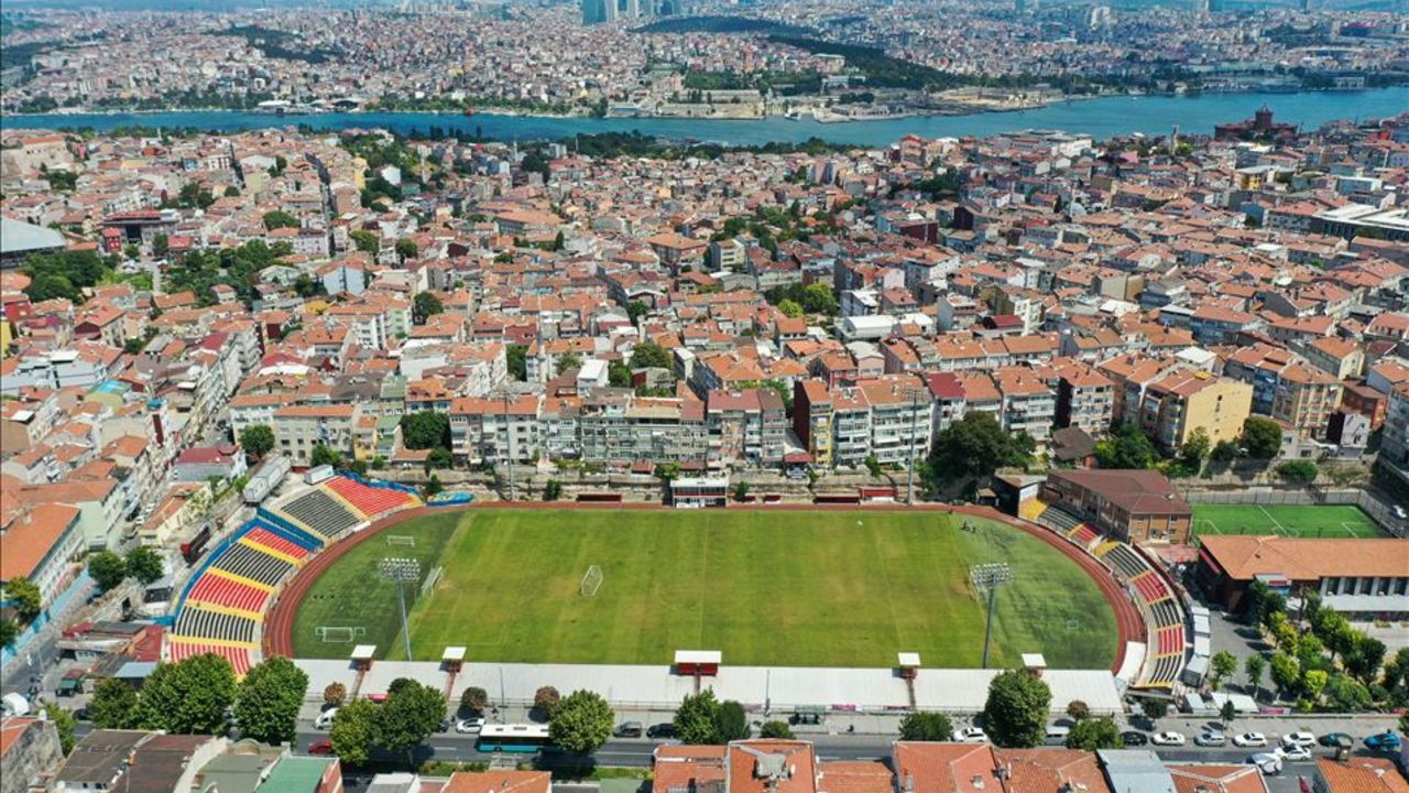 İBB bazı taşınmazlarını Hazine’ye devretti: Karagümrük Stadı arazisi de listede