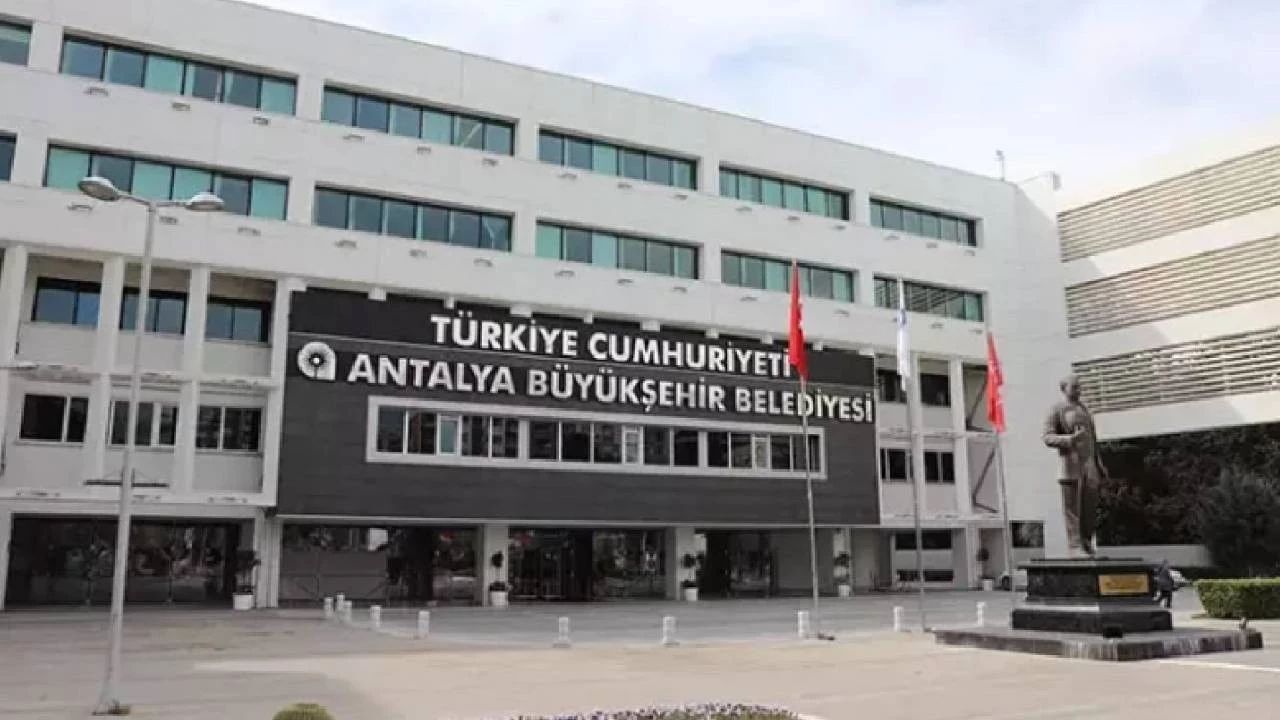 Antalya Büyükşehir Belediyesine yönelik soruşturmada 3 isim tutuklandı