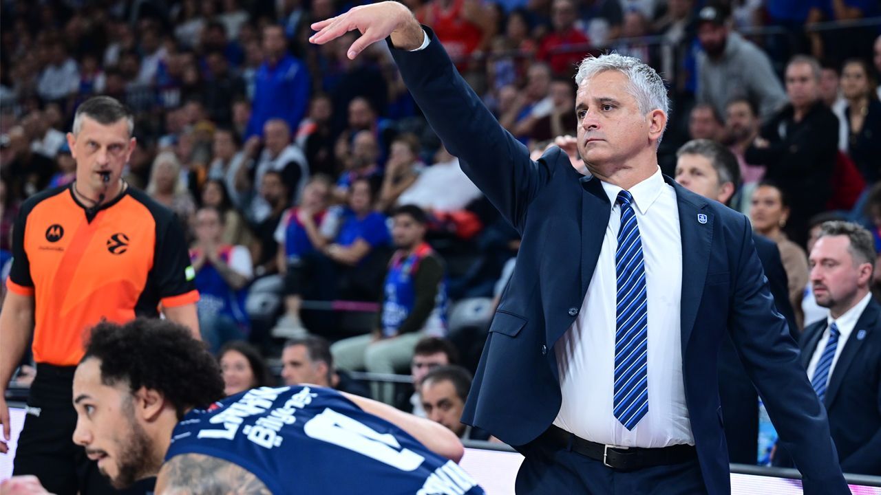 Anadolu Efes'te Kokoskov: Tüm sorumluluğu üstüme alıyorum