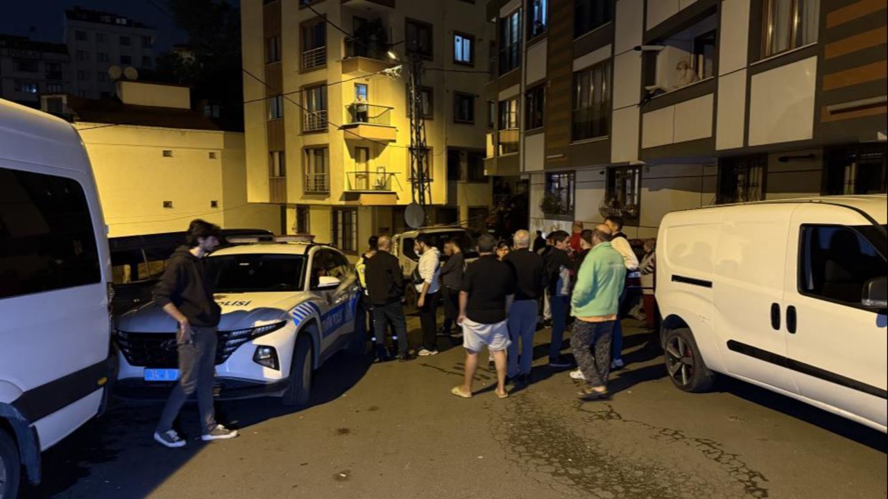 Eyüpsultan'da sıcak saatler! Park halindeki 8 araca çarptı, 'bir şey yok' deyip kaçtı