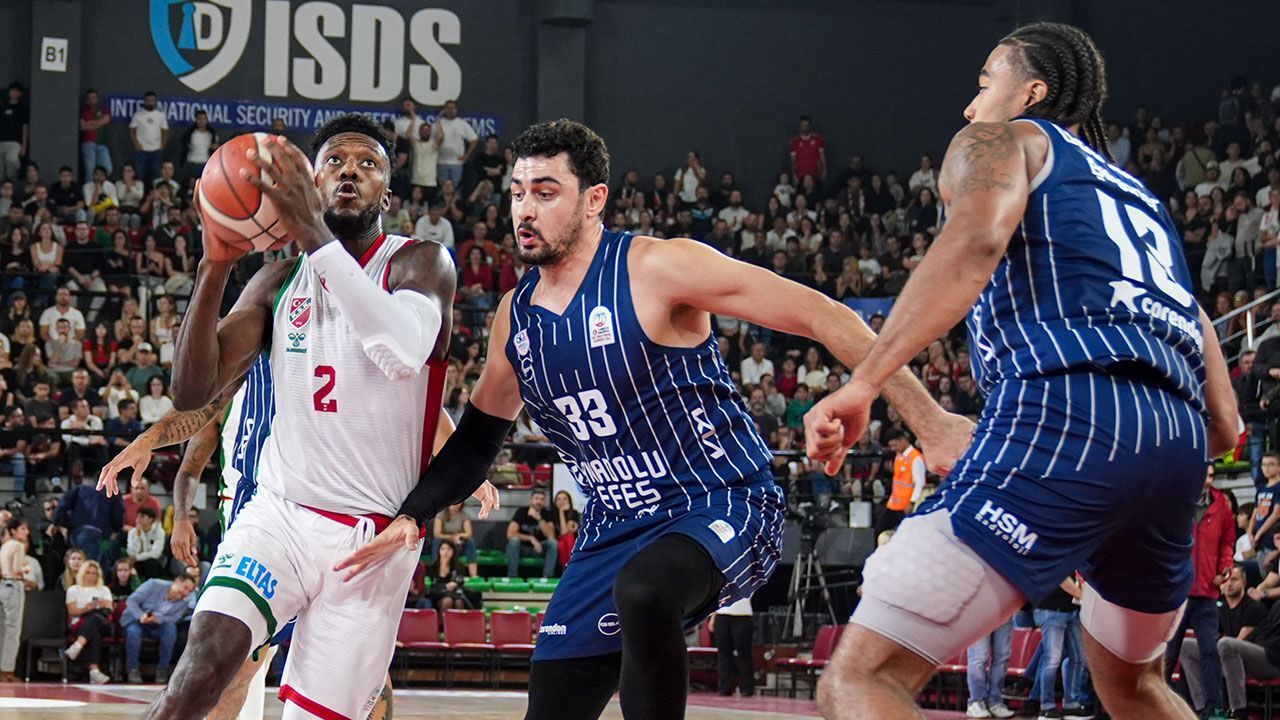 Anadolu Efes 4’te 4 yaptı