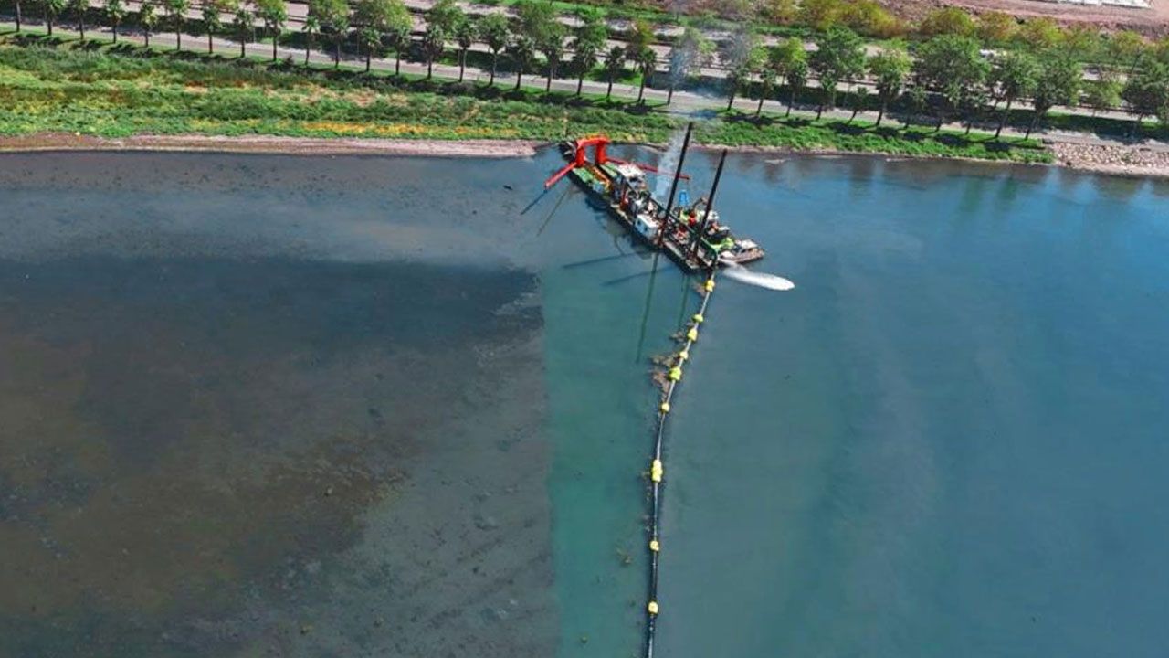 İzmit Körfezi'nde dev temizlik: 1,6 milyon metreküp dip çamuru çıkarıldı!