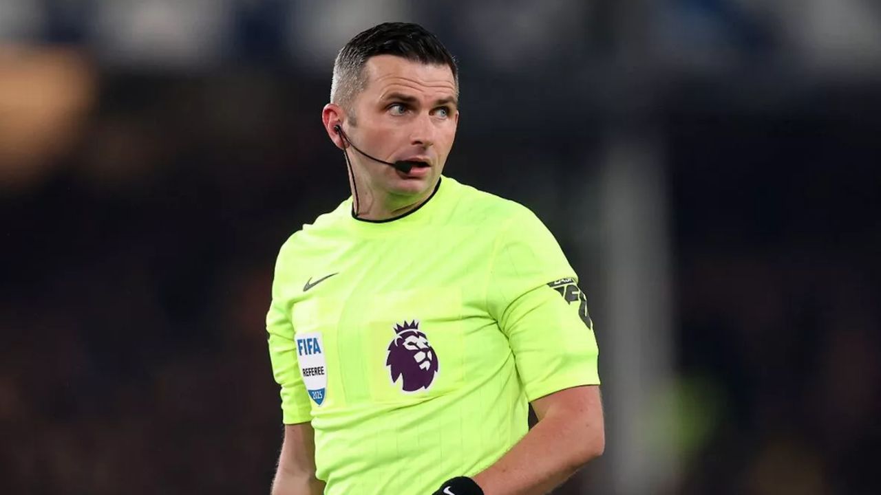 Michael Oliver kimdir, nereli, kaç yaşında? Hakemlik kariyeri merak konusu oldu!