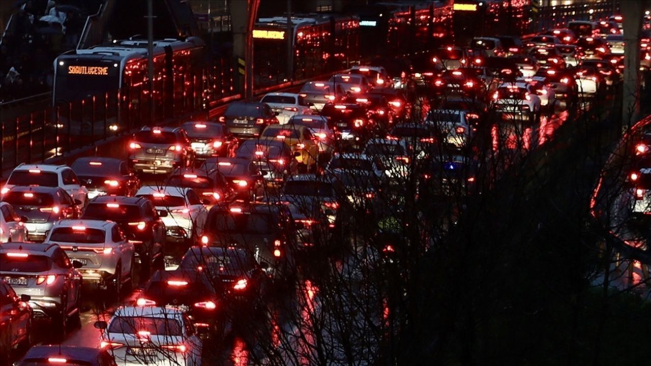 İstanbul’da trafik yoğunluğu yüzde 80’e çıktı