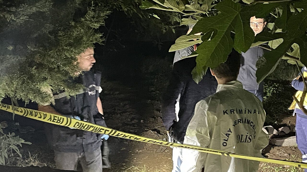 Cami bahçesindeki korkunç olayın sırrı çözüldü! Önce cesedi sonra anne ve babası bulundu