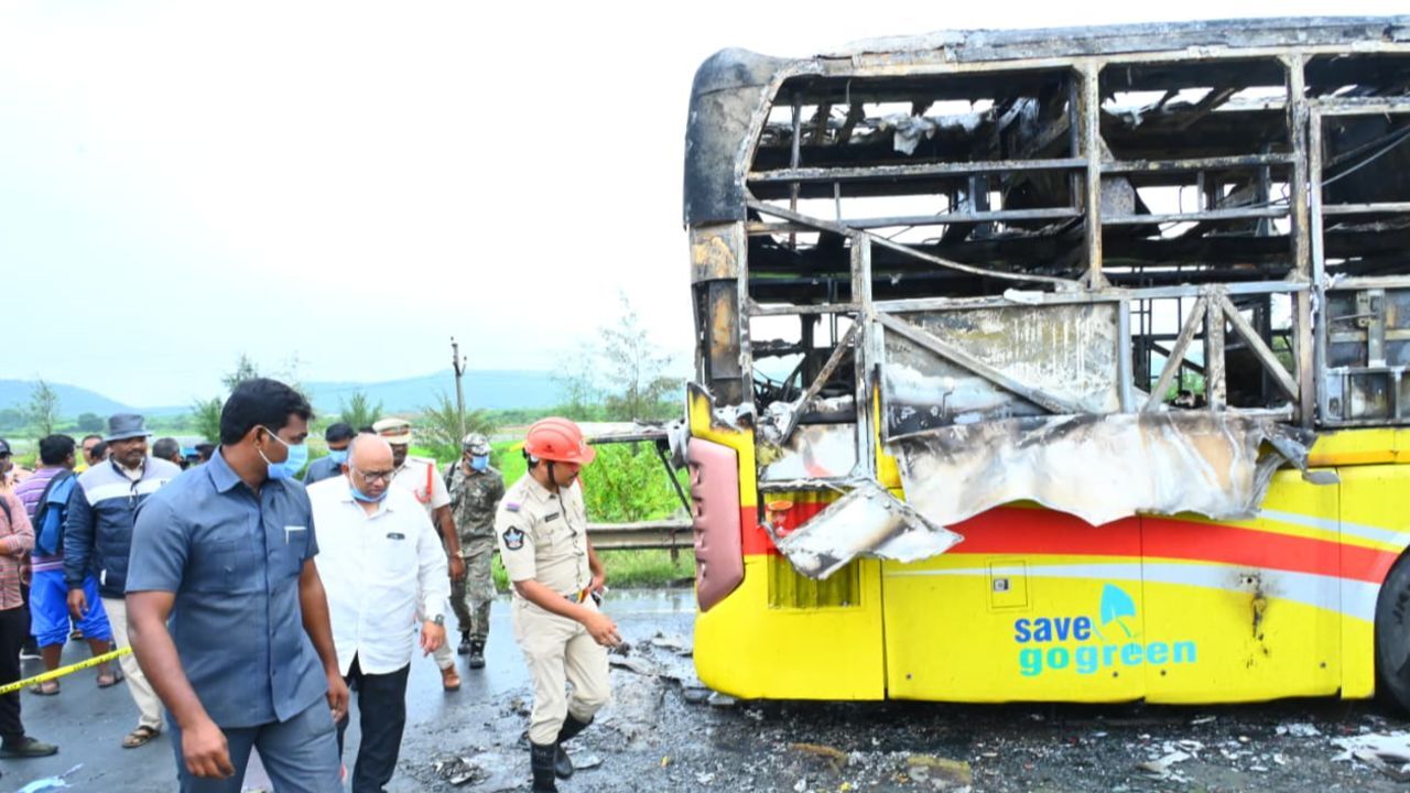 Yolcular uykudayken otobüs alev aldı! Korkunç kazada en az 25 kişi öldü