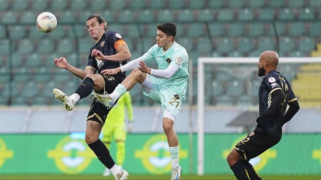 Şifresiz yayınlanacak! Bandırmaspor-Esenler Erokspor maçı hangi kanalda, saat kaçta?