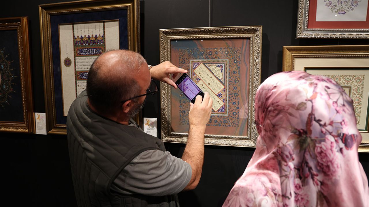 Kimi çocuklu anne, kimi 16 yaşında öğrenci! 7 yıllık titiz çalışma "Müzehher" sanatseverlerden tam not aldı