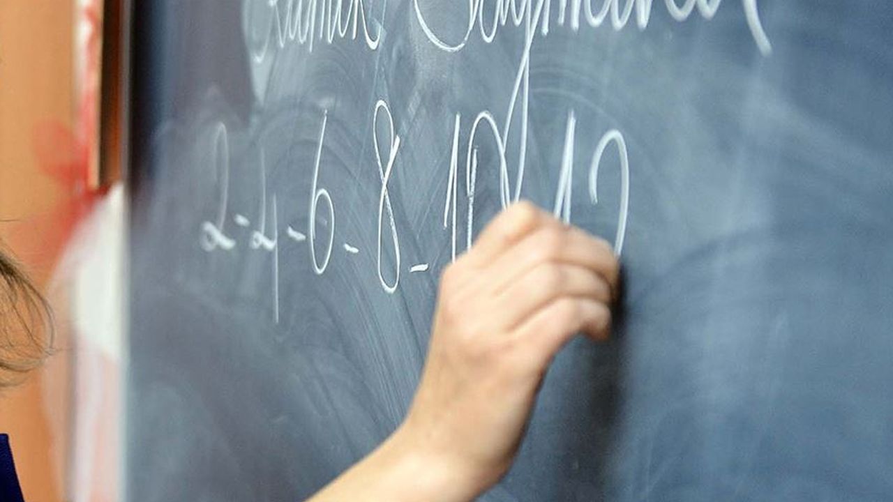 Bakan Tekin'den öğretmenlerle ilgili 'ara tatil' kararı