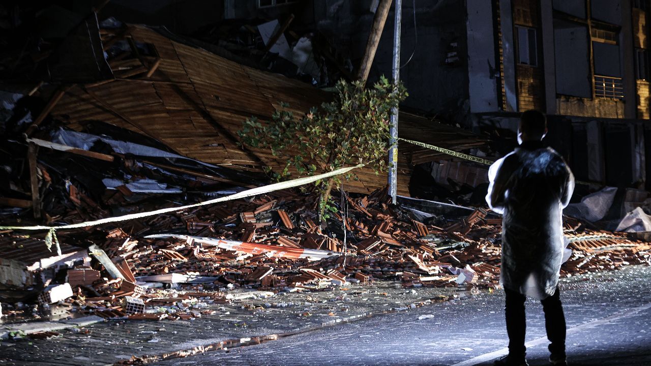 Balıkesir depremde ölen var mı, yıkılan ev oldu mu? 6.1