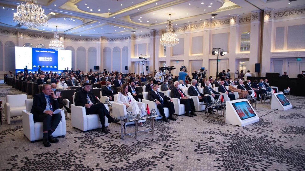 Boğaz’a nazır zirve ile 3 milyar dolarlık yatırım 