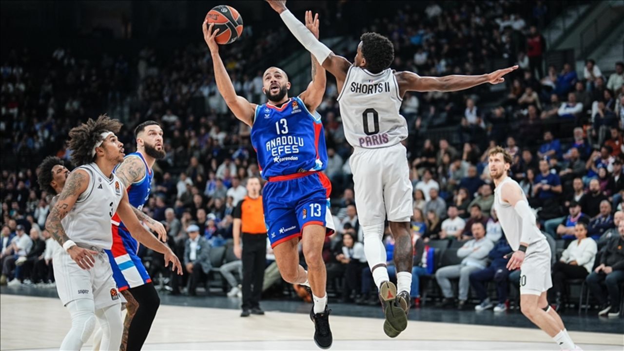 Paris - Anadolu Efes maçı hangi kanalda, saat kaçta? EuroLeague 7. hafta mücadelesi bu akşam!