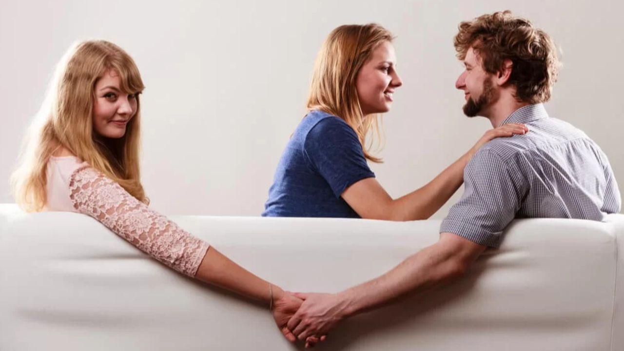 Aldatılan eşler talep etti: Yuva yıkan tazminat ödesin!