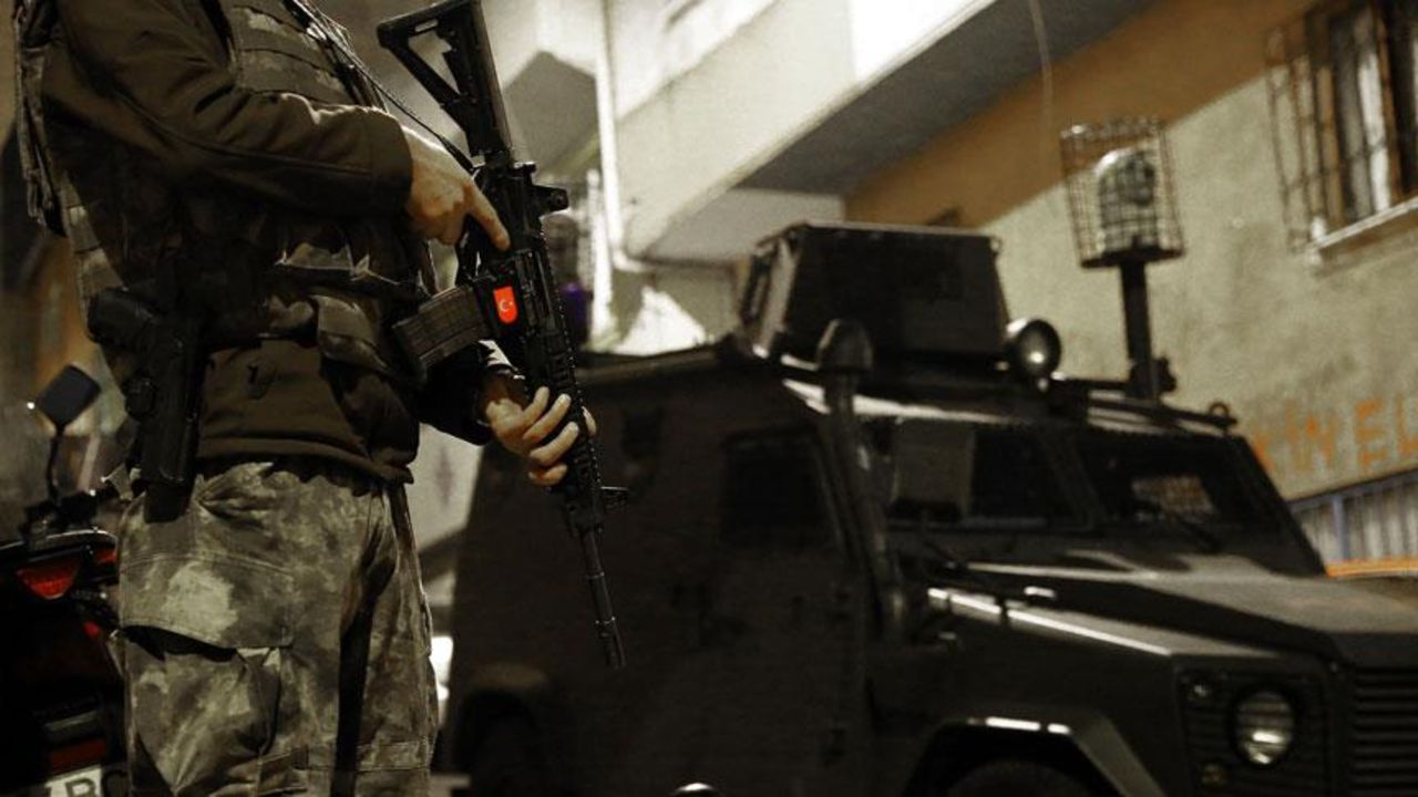 İçişleri Bakanlığı son dakika olarak duyurdu! Suç örgütlerine operasyonda çok sayıda gözaltı var