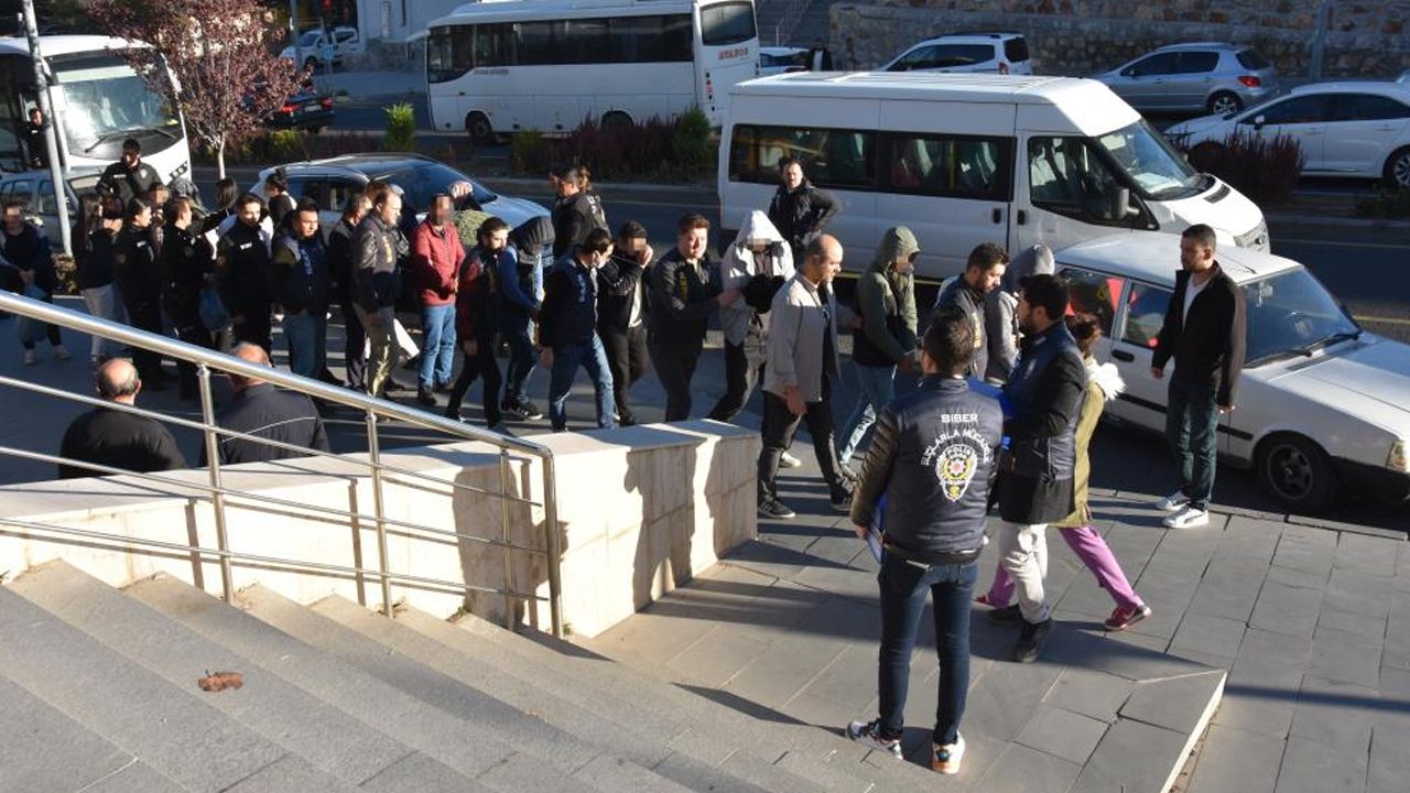 Öğretmen olmaya gitti, çete lideri çıktı! 19 ilde 200 kişi hedef alındı...