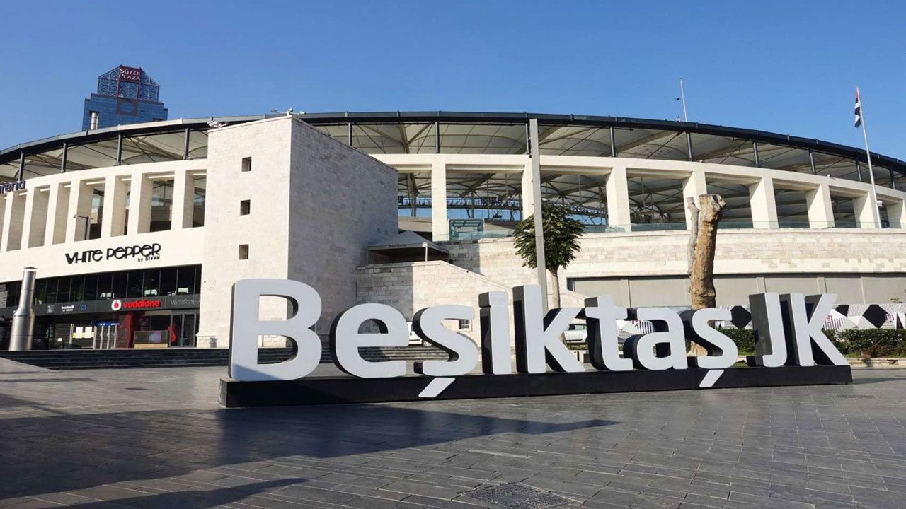 Beşiktaş-Fenerbahçe derbisi öncesi silahlı çatışma! Tüpraş Stadı çevresinde kan aktı