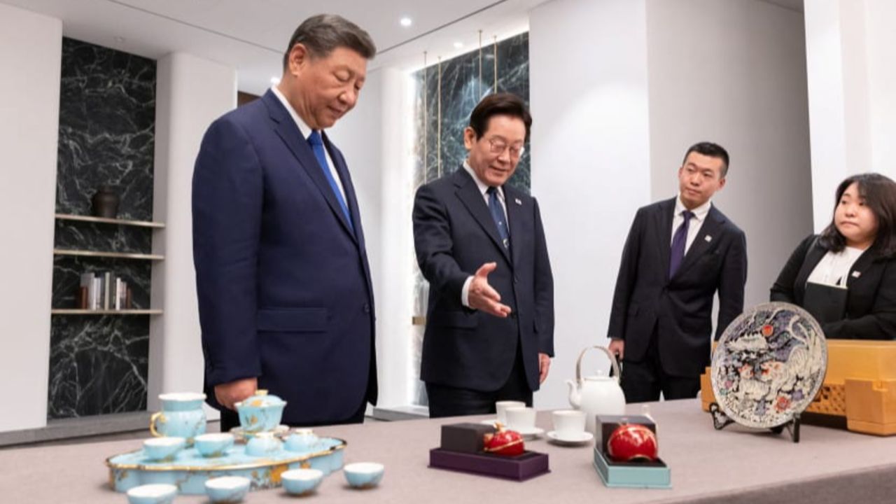 Xi’nin Güney Kore liderine hediyesi gündem oldu! 'Gizli sistem olabilir, kontrol et'