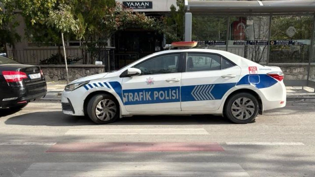 Afyonkarahisar'da ekip otosunu yaya geçidine park eden polis memuruna para cezası