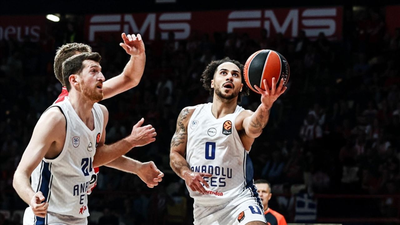 Anadolu Efes basketbol maçı hangi kanalda? Manisa BB ile karşılaşacak