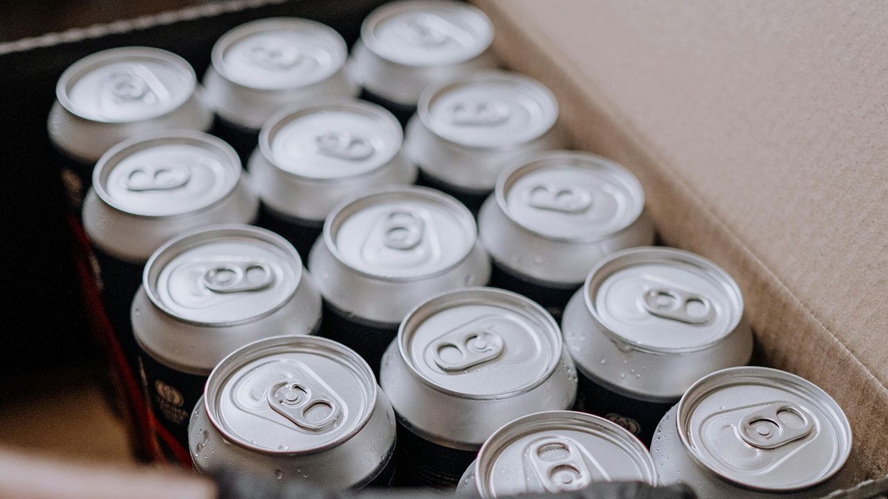 Enerji içecekleri masum değil! Adeta ölüm saçıyor, hayatı tehdit ediyor