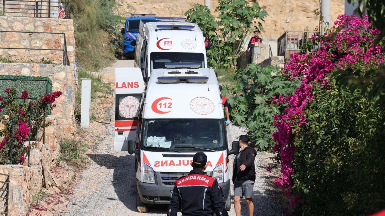 Evi ateşe verdi, müdahaleye gelen 2 jandarmayı yaraladı